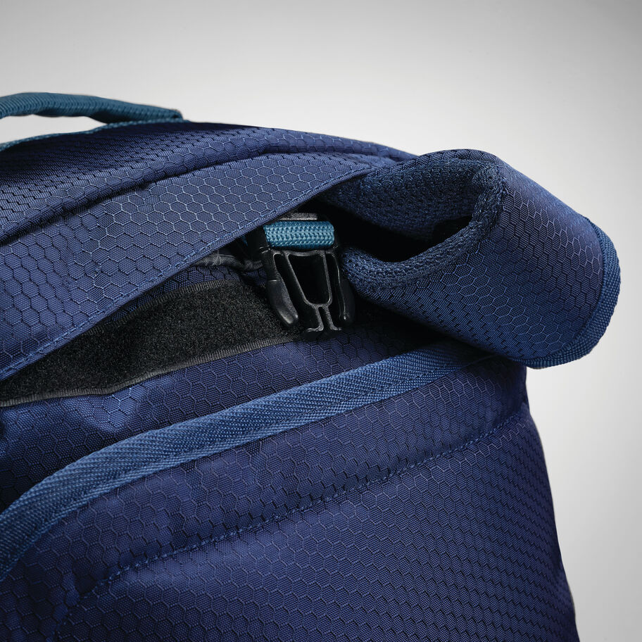 Fairlead Travel Duffel/Backpack in the color True Navy/Graphite Blue. image number 4