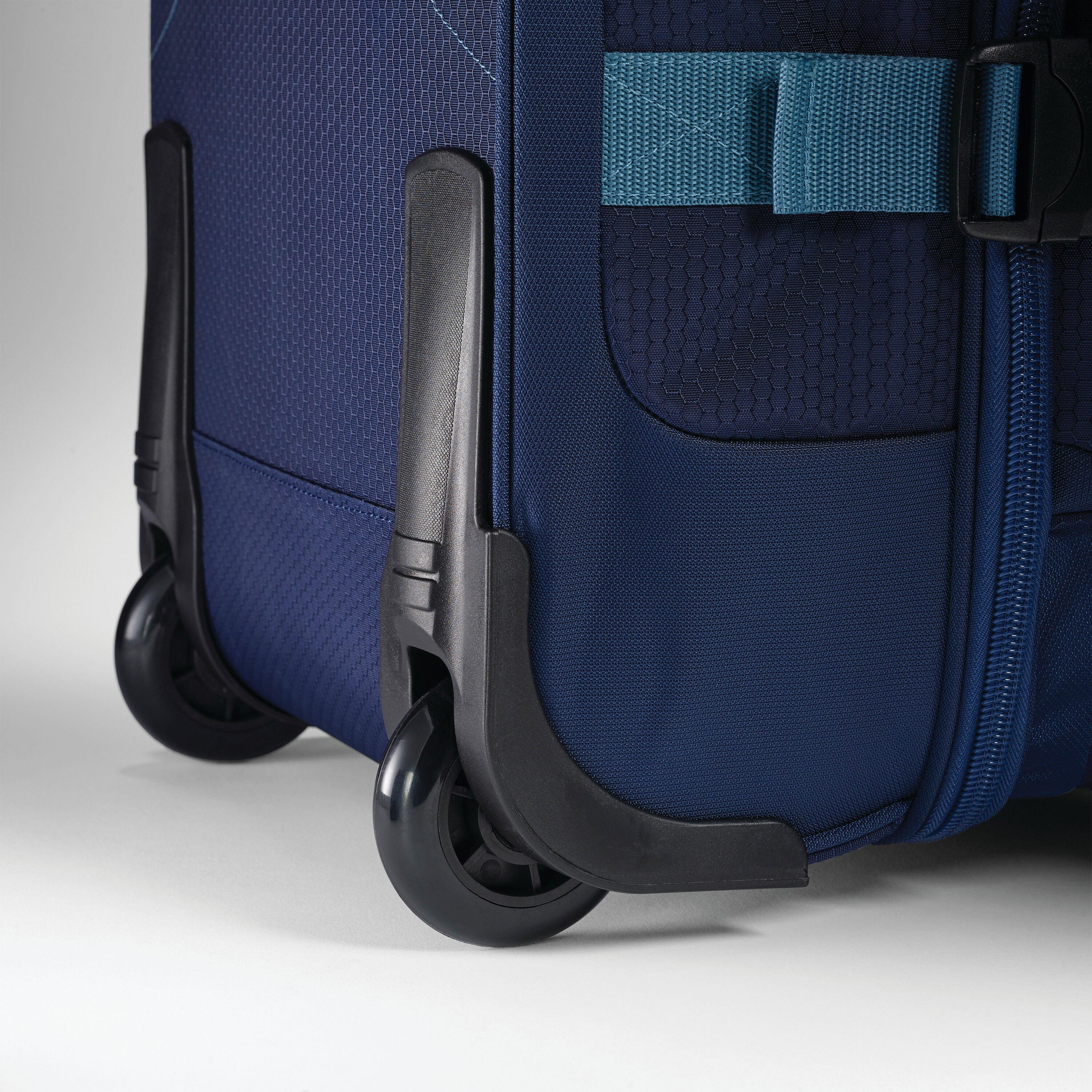 High sierra 28 spinner new arrivals
