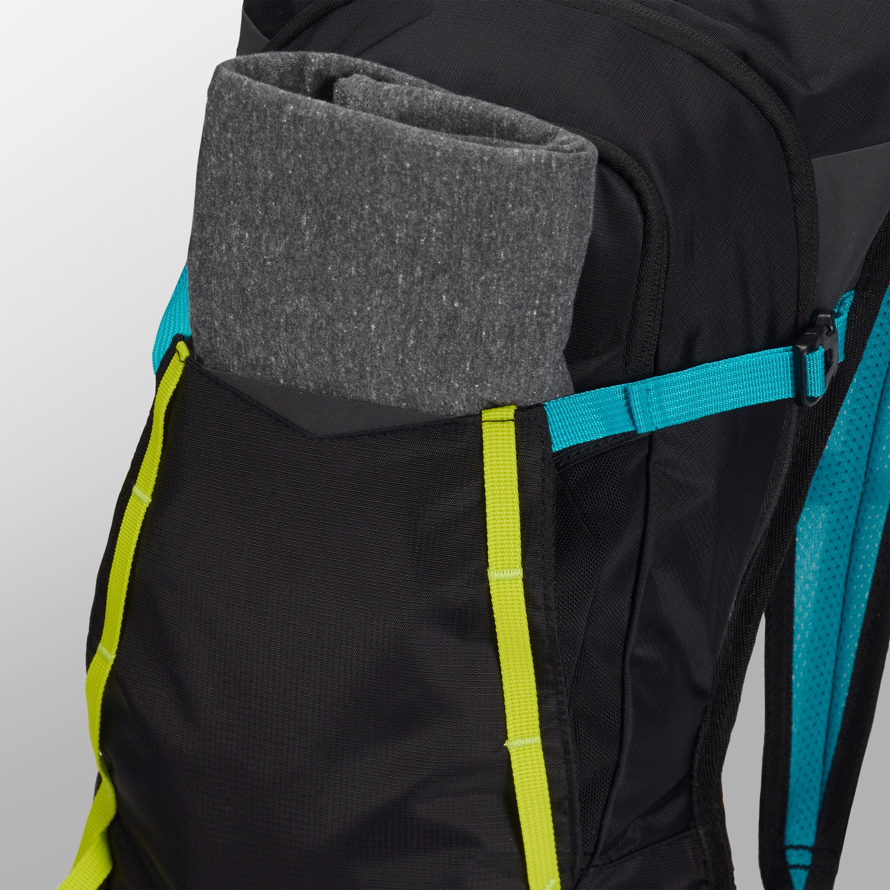 Hydration pack with front pockets top