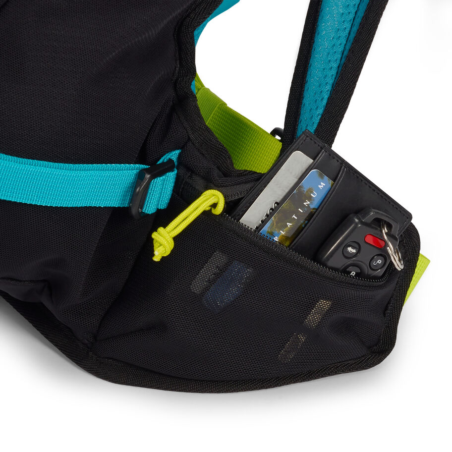 Hydrahike 2.0 16L Hydration Pack in the color Black. image number 10